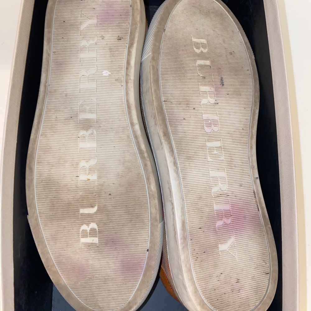 Burberry Women’s Sneaker - Picture 6 of 7